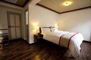 Shambaling Boutique Hotel