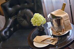 Paradise Suites Hotel