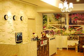 FunStay Inn Guesthouse