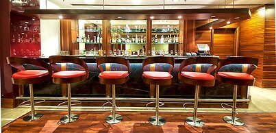 The Golden Plaza Hotel & Spa