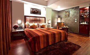 The Golden Plaza Hotel & Spa