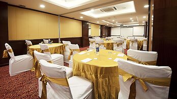 The Golden Plaza Hotel & Spa