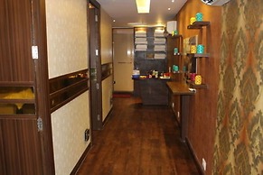 The Golden Plaza Hotel & Spa