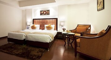 The Golden Plaza Hotel & Spa