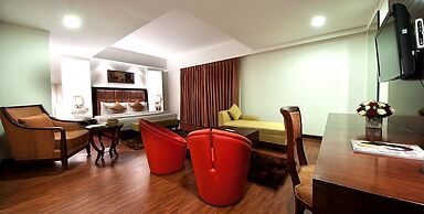 The Golden Plaza Hotel & Spa