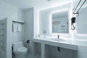 Dolphin Bay Beach Resort