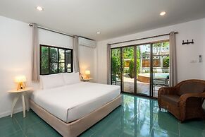 Dolphin Bay Beach Resort