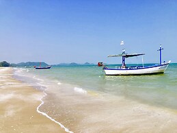 Dolphin Bay Beach Resort