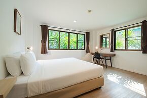 Dolphin Bay Beach Resort