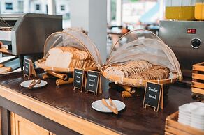 Dolphin Bay Beach Resort