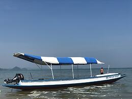 Dolphin Bay Beach Resort