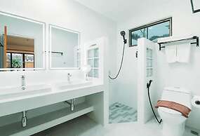 Dolphin Bay Beach Resort