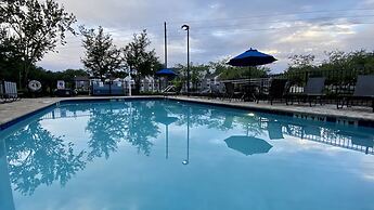 Holiday Inn Express & Suites Orlando East - UCF Area by IHG