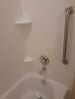 Holiday Inn Express & Suites Orlando East - UCF Area by IHG