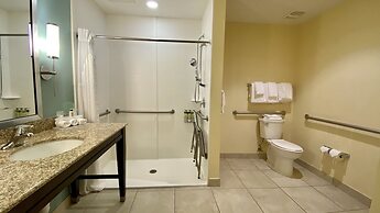 Holiday Inn Express & Suites Orlando East - UCF Area by IHG
