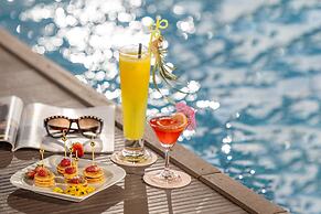 Golden Lotus Luxury Hotel