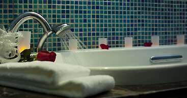 Golden Lotus Luxury Hotel