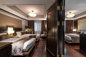 Golden Lotus Luxury Hotel