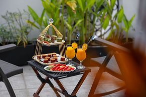 Golden Lotus Luxury Hotel