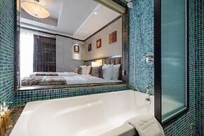 Golden Lotus Luxury Hotel