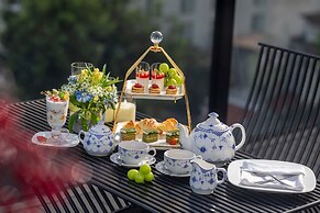 Golden Lotus Luxury Hotel