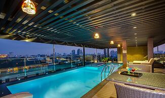 Golden Lotus Luxury Hotel