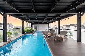 Golden Lotus Luxury Hotel