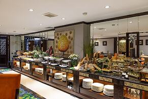 Golden Lotus Luxury Hotel