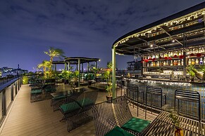 Golden Lotus Luxury Hotel