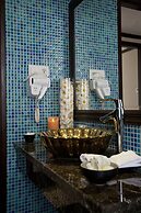 Golden Lotus Luxury Hotel