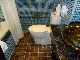 Golden Lotus Luxury Hotel