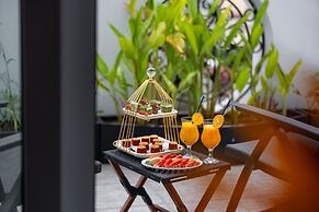 Golden Lotus Luxury Hotel