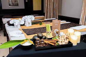 Golden Lotus Luxury Hotel