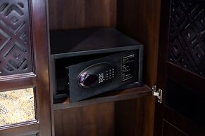 Golden Lotus Luxury Hotel