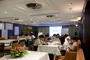 Golden Lotus Luxury Hotel