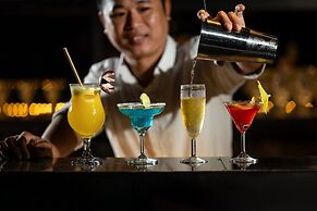 Golden Lotus Luxury Hotel