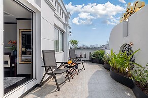 Golden Lotus Luxury Hotel