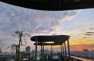 Golden Lotus Luxury Hotel