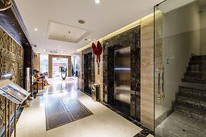 Golden Lotus Luxury Hotel