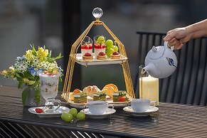 Golden Lotus Luxury Hotel