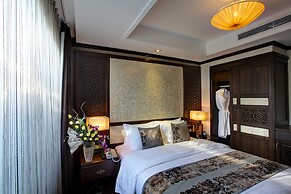 Golden Lotus Luxury Hotel