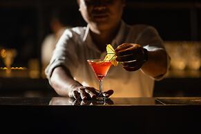 Golden Lotus Luxury Hotel