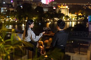 Golden Lotus Luxury Hotel