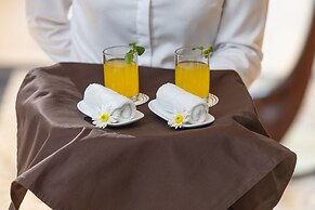 Golden Lotus Luxury Hotel