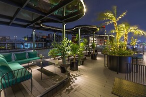 Golden Lotus Luxury Hotel