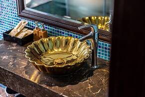 Golden Lotus Luxury Hotel