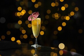 Golden Lotus Luxury Hotel