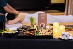 Golden Lotus Luxury Hotel