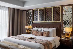 Golden Lotus Luxury Hotel