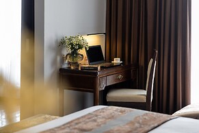 Golden Lotus Luxury Hotel